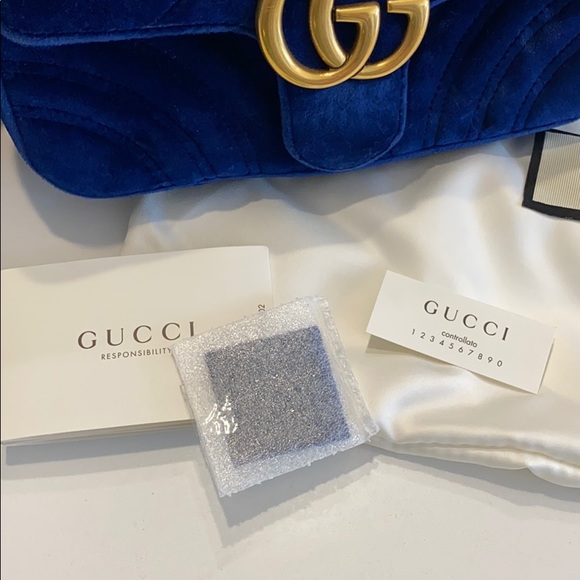 Gucci Small Marmont Matelassé Velvet Shoulder Bag - Picture 8 of 8